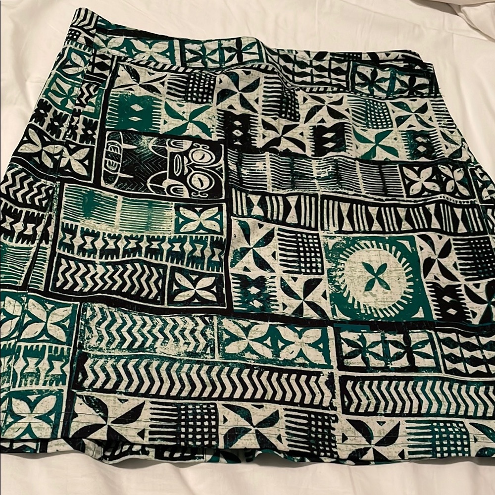 PRICE REDUCED….RIP SKIRT  Geometric Patterned Skirt - Green and Black